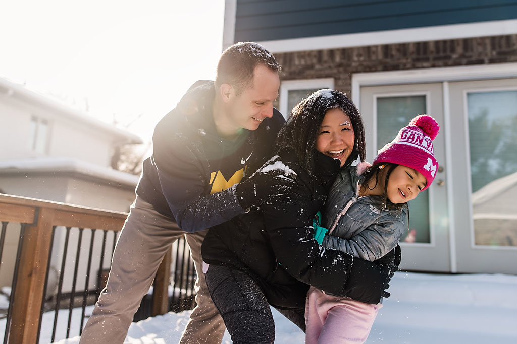 snowy michigan family session